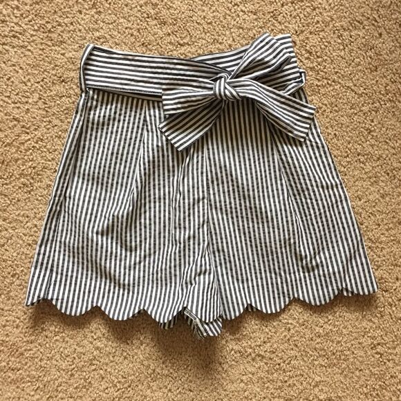 H&M Striped High Waisted Shorts - Picture 2 of 4